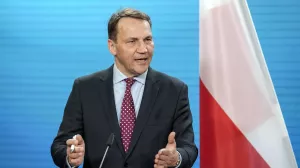 Сикорский призвал честно сказать народу Польши, что репараций от ФРГ не будет
