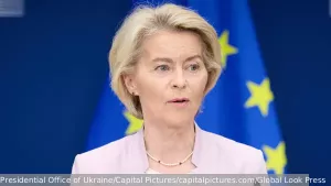 Экс-глава минфина Греции Варуфакис: Фон дер Ляйен – полоумная военная преступница