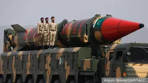 «Исламский ядерный зонтик» сыграет на руку Китаю