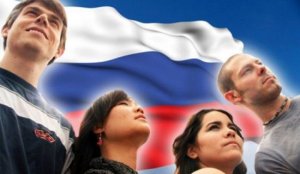 И плывет веночек: почему молодежь полюбила Россию. Чтобы не потерять интерес зумеров, патриотические проекты должны стать менее формальными и более искренними, говорят эксперты