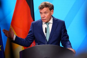 Глава МИД ФРГ предостерег НАТО от чрезмерной реакции на инциденты с БПЛА