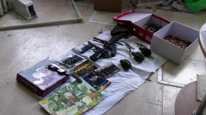 Полиция ЛНР нашла раритетное оружие в квартире сотрудника СБУ