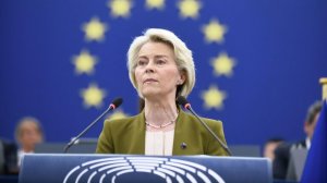 Уход фон дер Ляйен в отставку был бы в интересах всей Европы, заявил Гуйяш