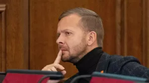 Эстония хочет выдворить латвийского депутата, поддерживающего русскоязычных