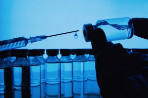 В России начали тестировать вакцину против аллергии на пыльцу березы