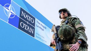 СМИ узнали об обсуждении в НАТО новых правил боя с Россией