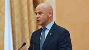 Лишённый гражданства мэр Одессы обвинил супругу главы ОВА в наличии паспорта России