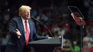 Бэннон: Трамп планирует переизбраться на третий срок