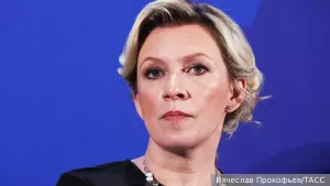 Захарова посоветовала властям Франции помыться после слов Макрона о клопах