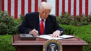 Президент США только что подписал законопроект об обнародовании засекреченных файлов Эпштейна