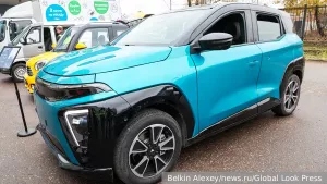 На «Москвиче» собрали первый электромобиль «Атом»