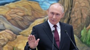 "Нападет на Европу". Французы набросились на Макрона после речи Путина