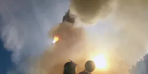 Это оружие изменит всё: новый российский ЗРК станет кошмаром для ВВС США. С помощью С-550 Россия планирует сбивать истребители F-47 NGAD, орбитальные самолеты X-37B и бомбардировщики B-21