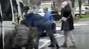 В Одессе жители отбили у ТЦК раненого мужчину, сообщают СМИ