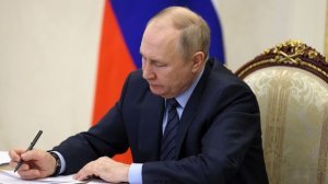 Путин подписал закон, закрепляющий изображение крестов на гербе РФ