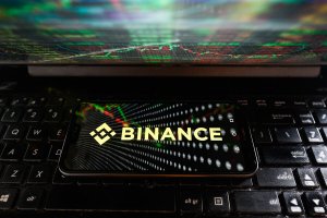 Криптобиржа Binance запретила украинцам выводить деньги на банковские карты
