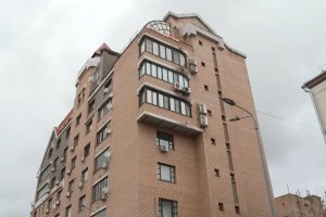 Долина не передаст Лурье квартиру 5.01.26. Певица назначила новую дату - 9.01.26. Ранее Лурье просила артистку передать квартиру к 30.12.25. «Сейчас Лурье с Долиной договариваются на этот счёт»