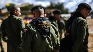 В Венесуэле объявили мобилизацию и военный режим для производств