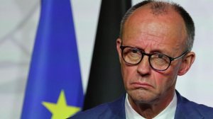 Размещение западных сил на Украине потребует согласия России, заявил Мерц