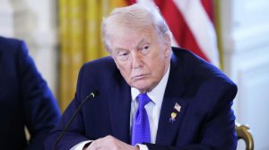 Куба больше не будет получать нефть и деньги из Венесуэлы, заявил Трамп