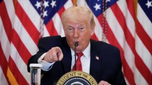 Трамп пригрозил пошлинами странам, не согласным с его планами по Гренландии