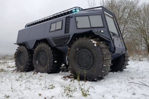 Российский 6-колесный вездеход "Бро" за 16,5 млн рублей сняли на видео