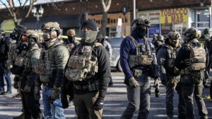 В Миннеаполисе протестующие возводят баррикады, сообщают СМИ