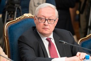 Рябков: контакты РФ и США по раздражителям без огласки идут в столицах