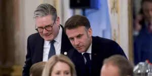 Европу ждет эпоха унижения Bloomberg: Европа пришла в бешенство из-за давления США и Китая