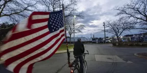 Западу пора считаться с упадком Америки