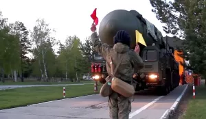 Американское СМИ: без ядерного оружия РФ уже подверглась бы нападению НАТО