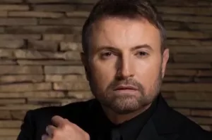 Легендарного дизайнера ограбили в центре Лондона, отобрав часы за ₽211 млн