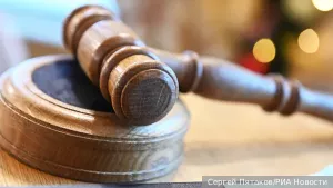 Судья из Тамбова вынесла десять приговоров, находясь на пляже в Сочи