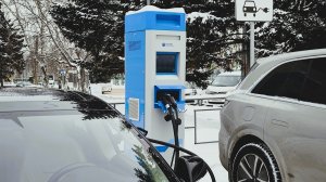 Росэл наладил серийное производство морозоустойчивых зарядных станций для электромобилей