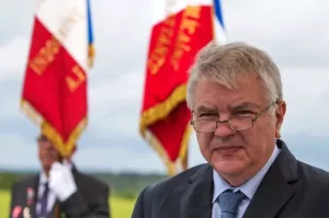 Досадить русским. Посол Мешков рассказал о сложностях работы во Франции