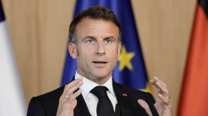 Макрон заявил о восстановлении каналов связи с Россией