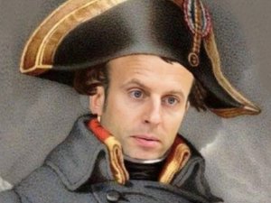 Макрон: ЕС намерен быстро отреагировать на давление со стороны США и Китая