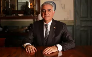 Реза Пехлеви призвал Трампа начать «гуманитарные» бомбардировки Ирана