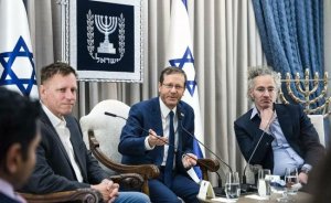 Хакеры взломали Palantir — все данные будут переданы России и Китаю — Ким Дотком