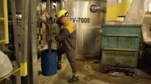 НПЗ Slovnaft приостановит экспорт, в том числе дизтоплива на Украину