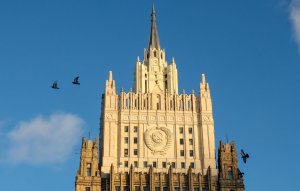 Захарова предложила "поискать дураков у себя", если Запад ждет паузы СВО