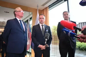 Не выдержали напряжения. Переговоры в Женеве привели к сваре в Киеве