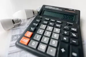 Суммы в квитанциях ЖКУ за январь отличаются от декабрьских? В Смольном объяснили, почему.