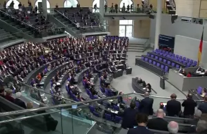 В Германии суд запретил называть партию АдГ правоэкстремистской