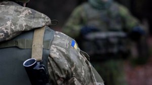 Украинские военные пожаловались на воровство личных денег и телефонов