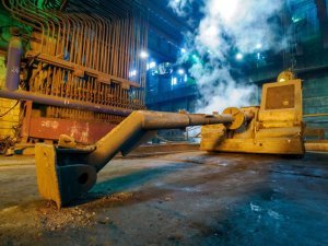 ЧЭМК освоил производство шуровочных машин для плавильных печей