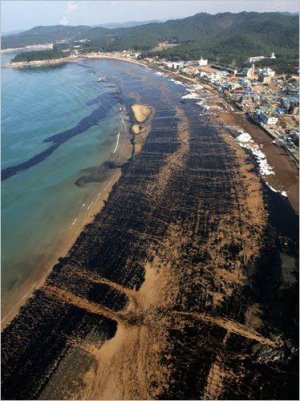 В Тегеране началась ядерная зима после ударов Израиля по нефтехранилищам