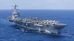 Американский авианосец, который затопило нечистотами, теперь загорелся