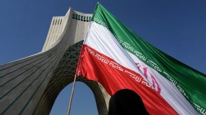 Иран пригрозил ударами по нефтегазовым объектам, связанным с США