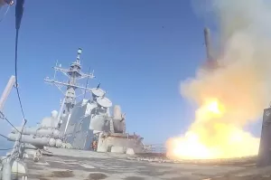 Авианосец США горел 30 часов. Сводка войны на Ближнем Востоке, 17 марта